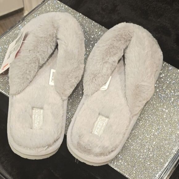 Puma Fluff Flip Slippers- Grey - Picture 9 of 9